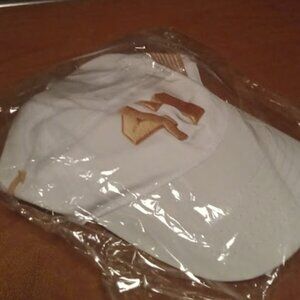 NEW DONALD TRUMP TRIBUTE PRESIDENT HAT 1 SIZE ADULT WHITE "47 AMERICAN FLAG SIDE